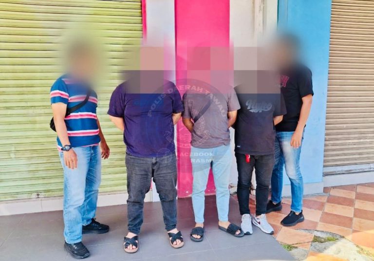 Tiga lelaki ditahan kes pukul, acu pedang samurai