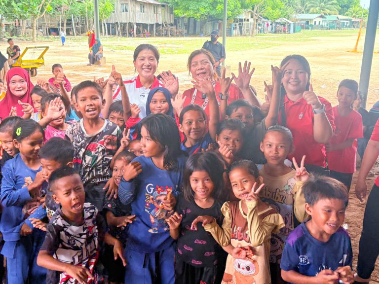 Jelajah Wanita DAP Sabah perkukuh hubungan akar umbi, perkenal calon baharu di Sandakan
