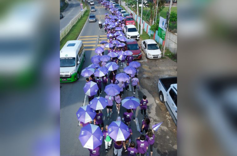 400 sertai acara berjalan ‘Walk-a-Payung’ 2025