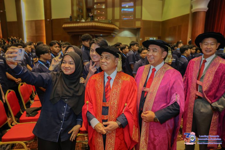 Pembelajaran universiti bina pemikiran kritis, kreatif dan matang – Kasim Mansor