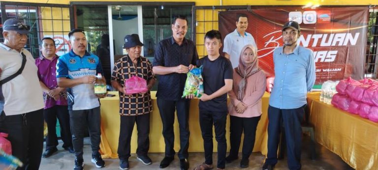 Tiga gereja di Ulu Dusun terima sumbangan bakul makanan