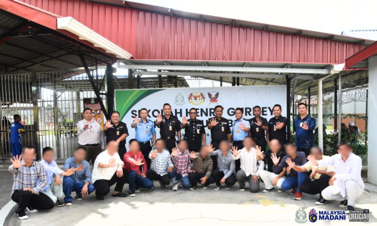 14 prospek Sekolah Henry Gurney Keningau dilepaskan sempena Deepavali 2025