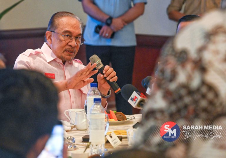 Pertembungan mesra GRS–PH-BN ‘satu dua kerusi, okay’ – Anwar