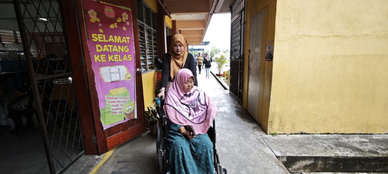 Walau uzur, semangat tetap kuat