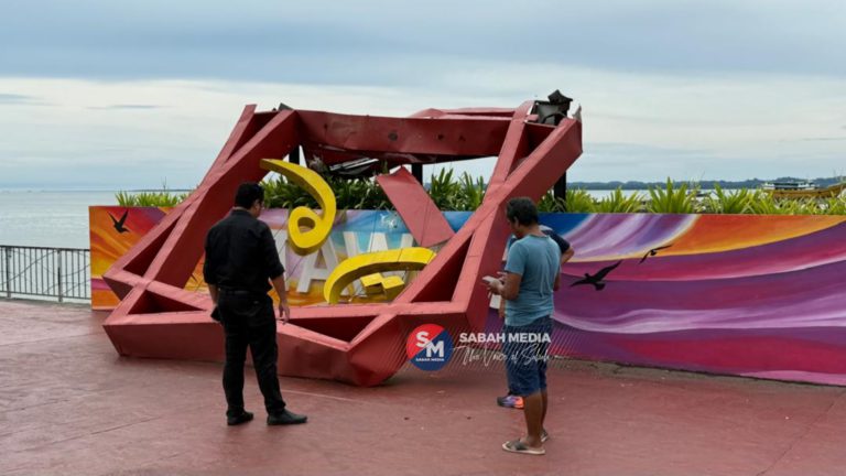 Arca ikonik Tawau tumbang, rumah atas air runtuh diterpa ribut