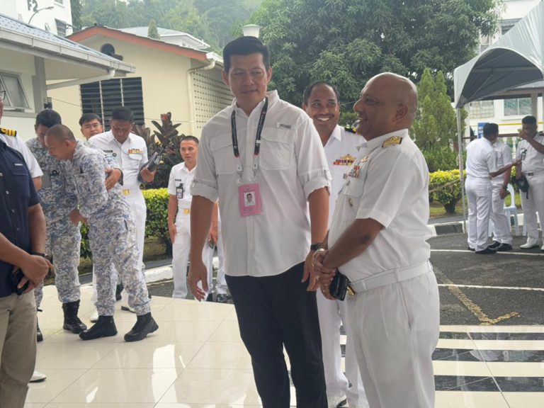 Anggota Tentera Laut tunaikan tanggungjawab mengundi di Sandakan