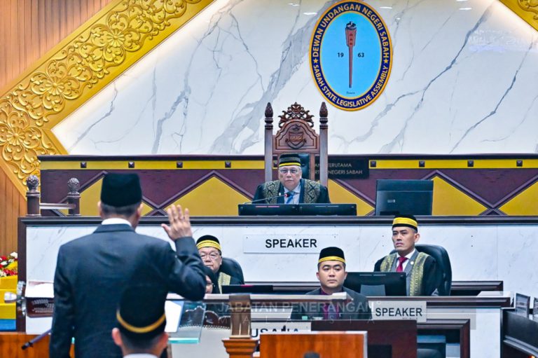 78 ADUN Sabah angkat sumpah, termasuk ADUN Dilantik