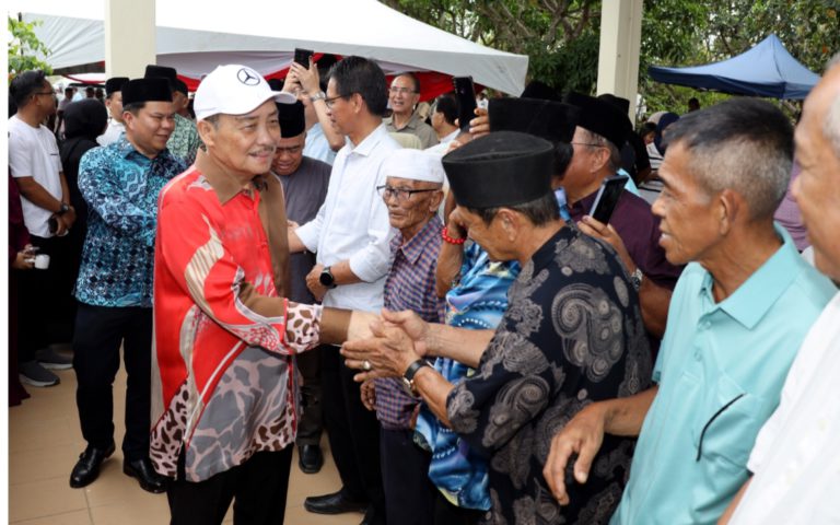 ADUN, jentera parti GRS, penduduk DUN Sulaman hadir ke Majlis Kesyukuran Ketua Menteri di Kg Serusup