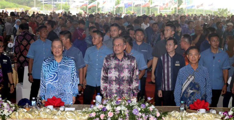 PM Anwar puji sikap tenang Hajiji