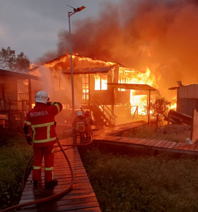 Enam rumah musnah dalam kebakaran di Kg Ketiau