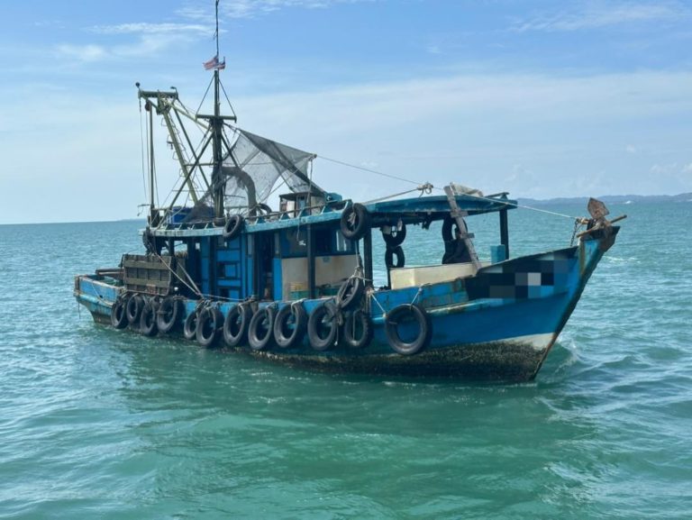 Dua vesel nelayan ditahan, empat warga asing disiasat