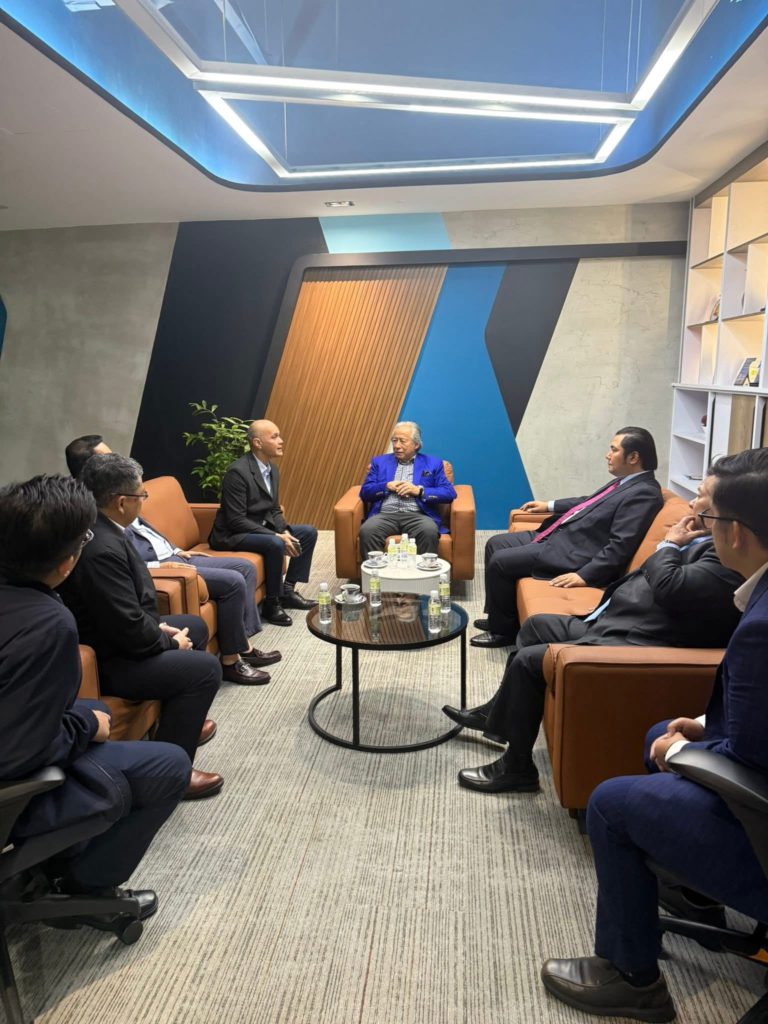 Tan Sri Anifah Aman Dilantik Pengerusi Qhazanah Sabah Berhad