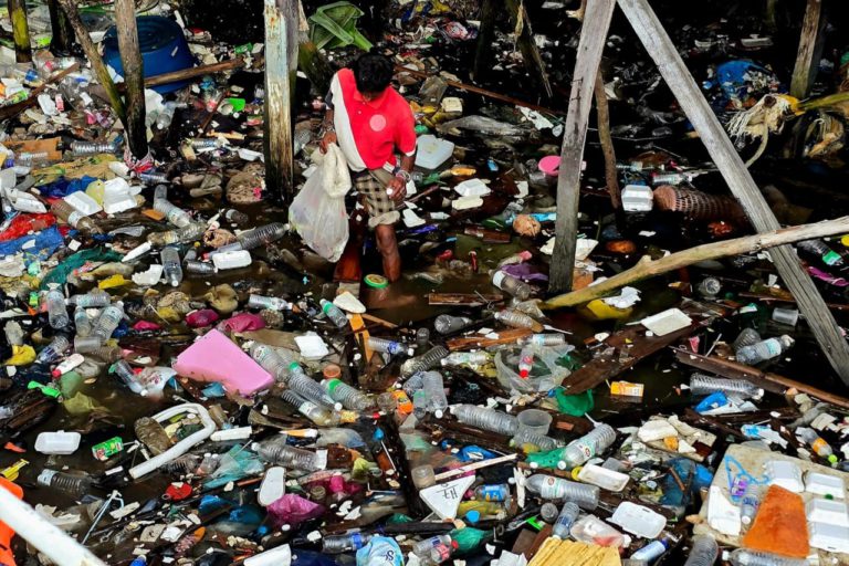 Sampah marin ancam keindahan laut Semporna