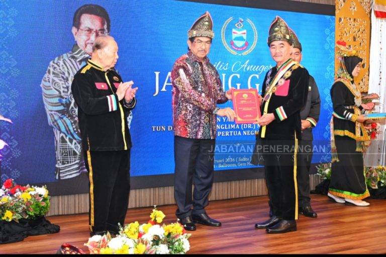 Ruslan Muharam terima gelaran Janang Gayuh, pengiktirafan tertinggi masyarakat Bisaya