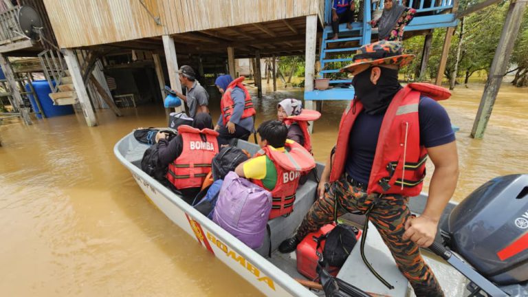 Banjir Sabah semakin buruk, 5,532 mangsa dipindahkan