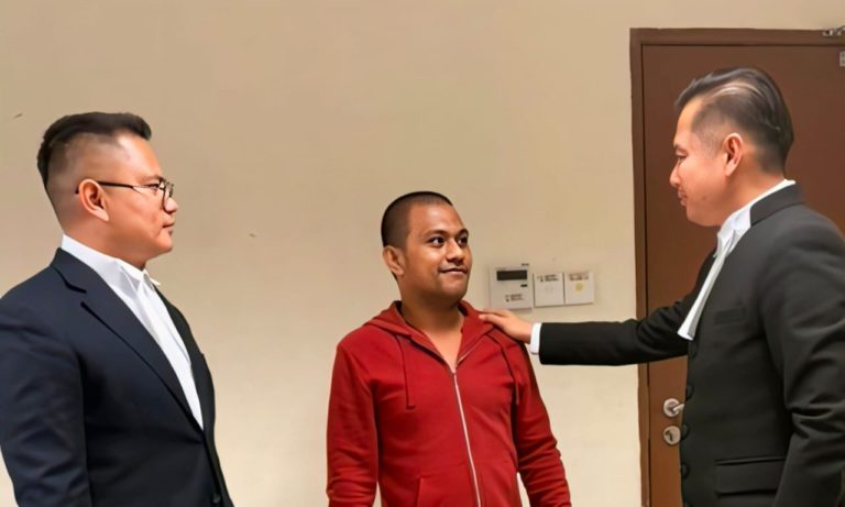 Pemandu kereta sapu menangis bebas tuduhan edar dadah