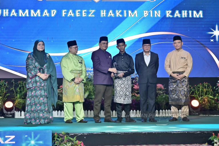 277 pelajar terima Anugerah Mumtaz SRU dan SMU 2025