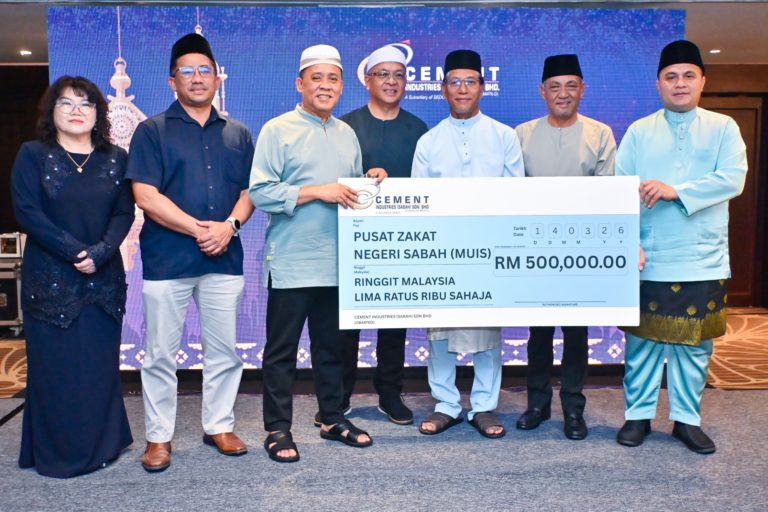 CIS bayar zakat RM500,000 kepada Pusat Zakat Sabah, santuni anak yatim dan asnaf