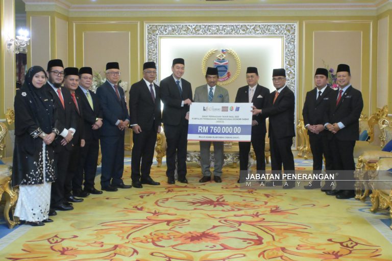 MUIS terima zakat perniagaan RM1.86 juta daripada Celcom Timur, SEDCO