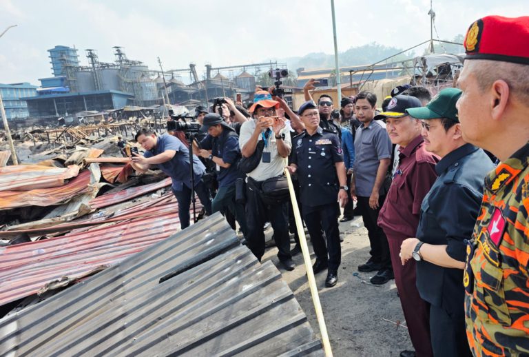 Kerajaan rancang bangunkan semula Kampung Bahagia sebagai penempatan sah