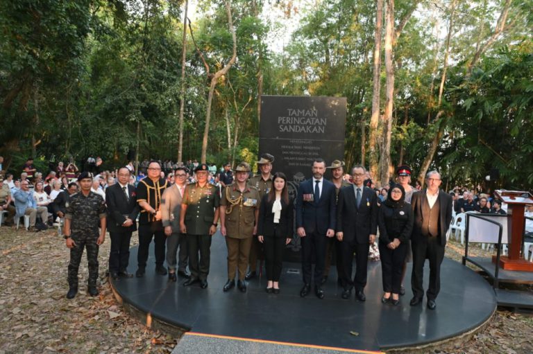 Hari Anzac penghormatan kepada tawanan Perang Dunia Kedua dan penduduk tempatan