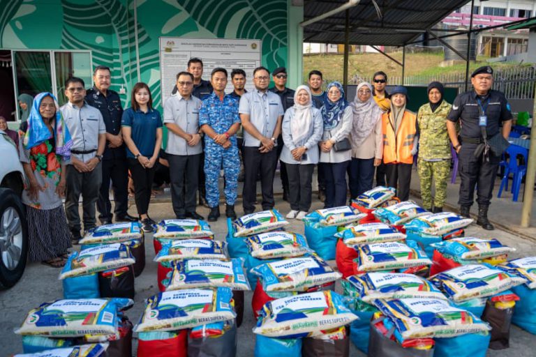 Sabah Electricity hulur sumbangan mangsa kebakaran Kg Bahagia, Sandakan