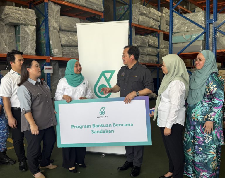 PETRONAS salur bantuan kepada mangsa kebakaran di Sandakan