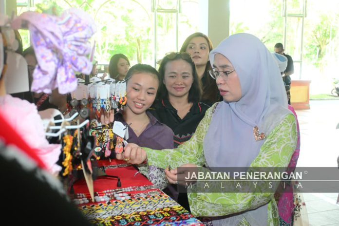 02PERASMI