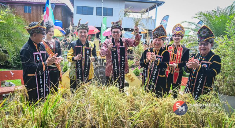 Anwar puji Hajiji berjaya kekalkan kestabilan dan pembangunan Sabah