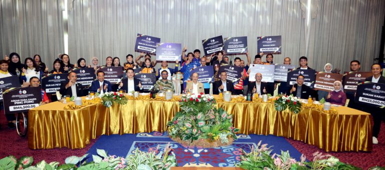 Pemenang pingat Sukan SEA dan Para ASEAN Sabah terima insentif kemenangan