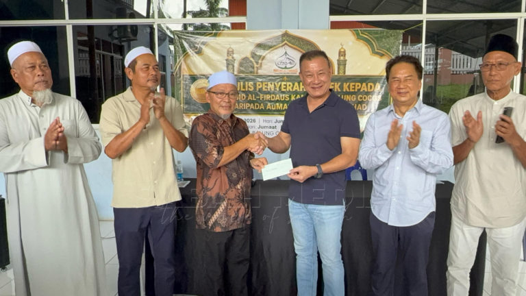 AuMAS sumbang RM50,000 baik pulih ruang solat Masjid Al Firdaus Balung