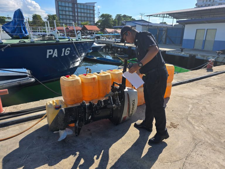 450 liter petrol, bot dan enjin dirampas di perairan Semporna
