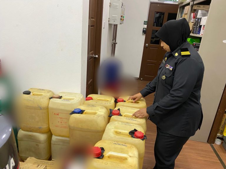 Ops Tiris 4.0: 450 liter petrol dirampas, lelaki tempatan ditahan