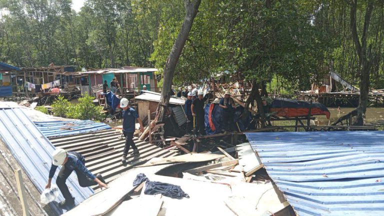 13 rumah setinggan di Alamesra dirobohkan, 112 lagi dikenal pasti untuk tindakan