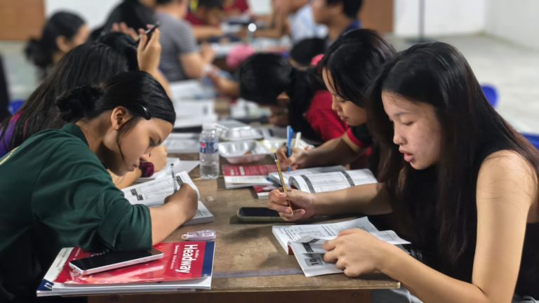 Remaja, kanak-kanak rebut peluang ikuti kelas bahasa inggeris