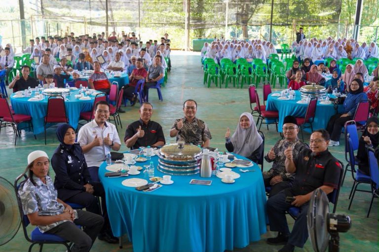 Sabah perkasa modal insan melalui bantuan pendidikan, biasiswa