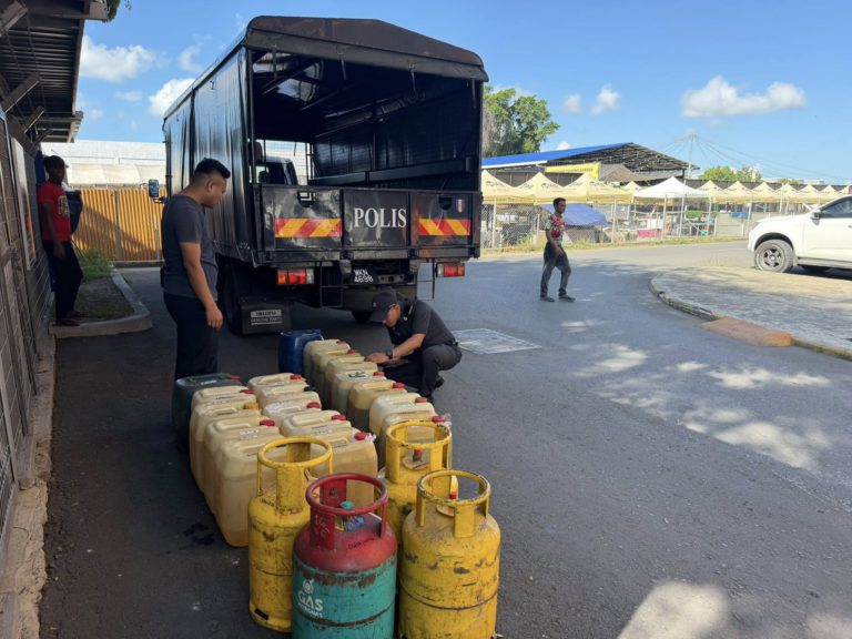 Ops Tiris 4.0: Lebih 250 liter petrol dirampas di Semporna