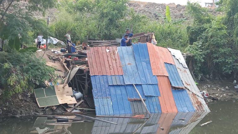 39 rumah setinggan  dirobohkan di belakang Likas Square