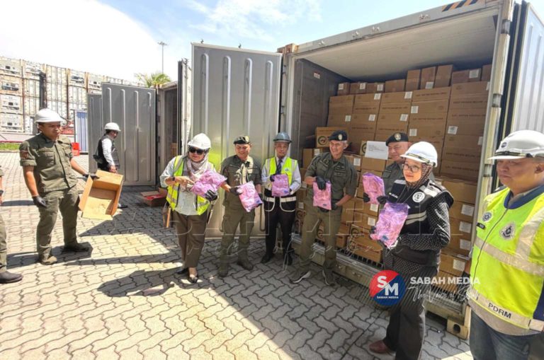 Pemilik gagal isytihar 12 kontena, 348 tan daging sejuk beku dirampas – AKPS