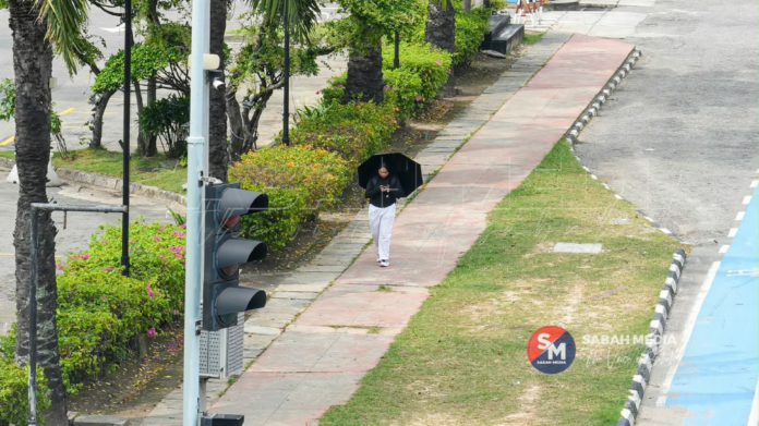 PAYUNG CUACA PANAS JALAN KAKI