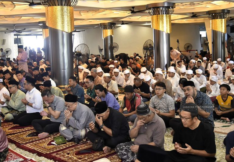 Tun Musa hadiri majlis sempena Hari Malaysia di Masjid Negeri Sabah