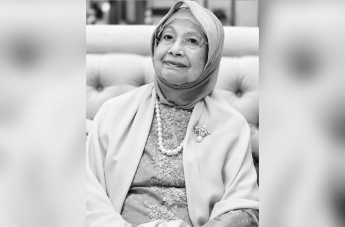 Tun Dr Siti Hasmah Mohd Ali,