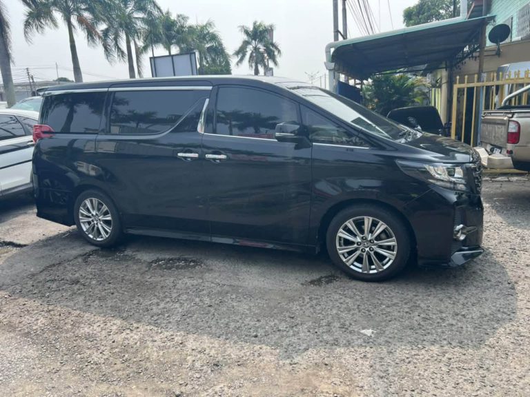 Lesen kenderaan tamat tempoh, kereta mewah disita