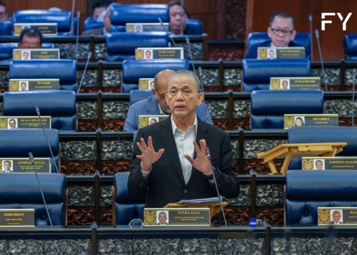 Timbalan Perdana Menteri Datuk Seri Fadillah Yusof